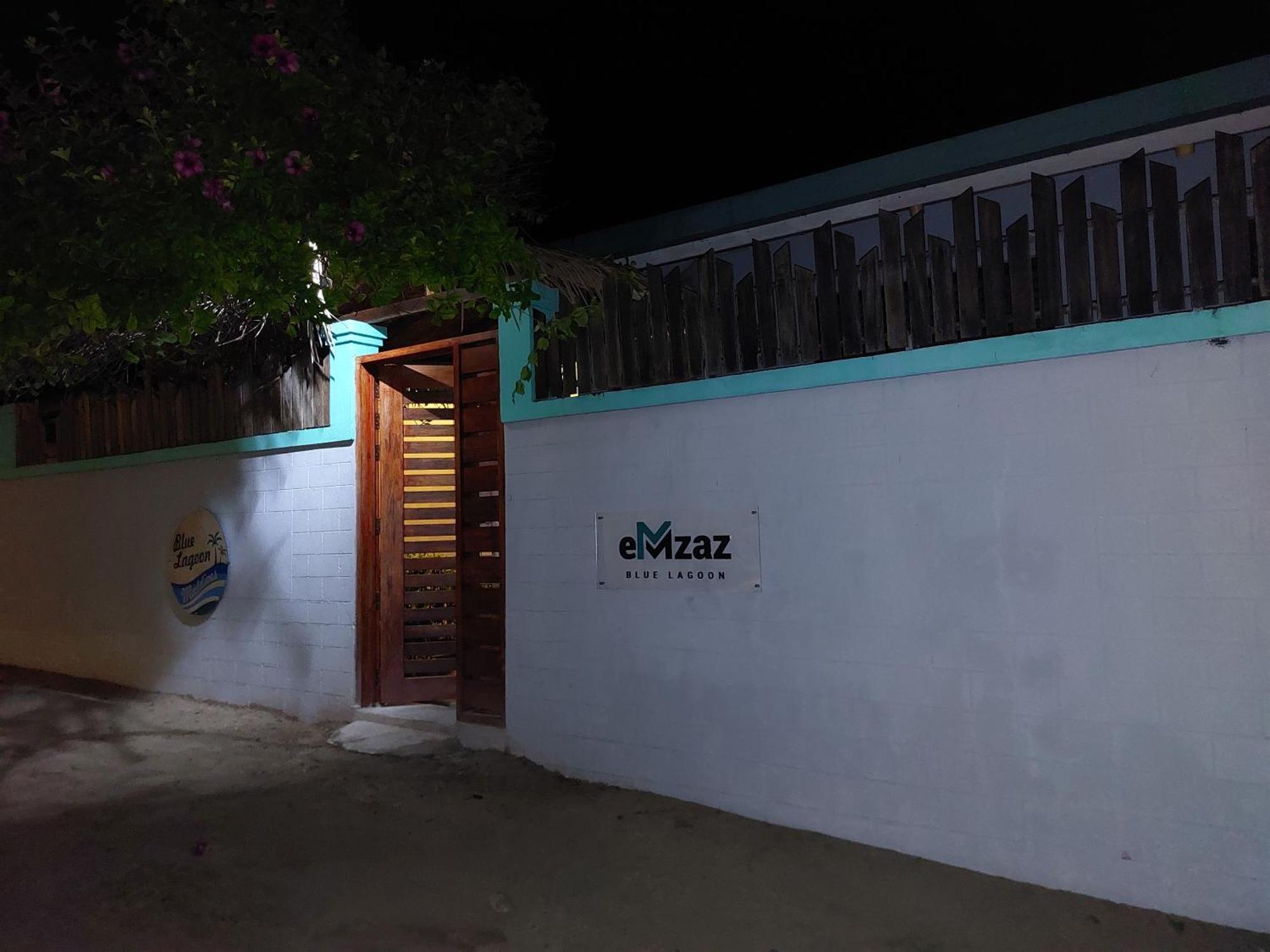 Emzaz Blue Lagoon Ugoofaaru Exteriér fotografie